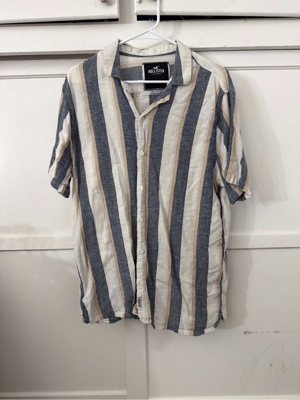 Hollister Men's Short-Sleeve Vertical Stripe Button-Up - Navy & Beige